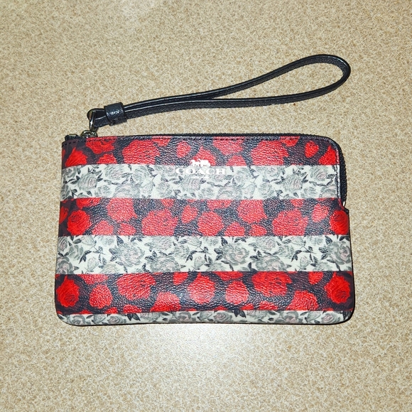 Coach Handbags - Coach Wristlet